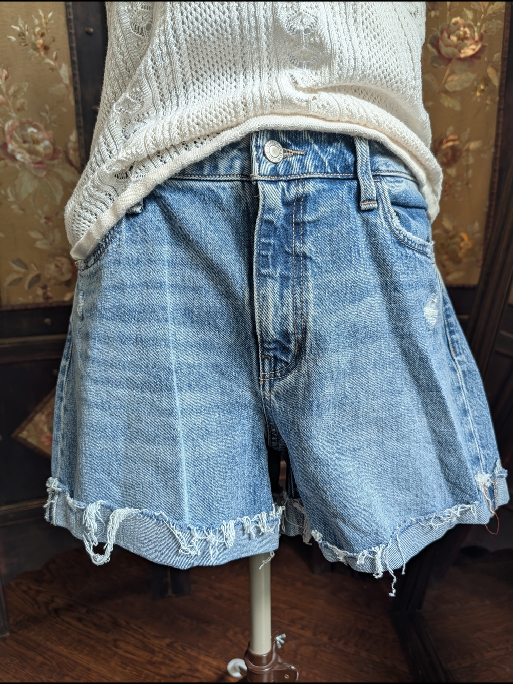 Vervet Light Blue Distressed Denim Shorts Relaxed Casual High-rise Beach Summer
